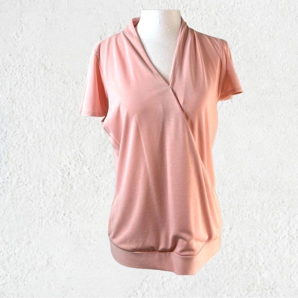 Adrianna Papell pink crossover top with short sleeves. Size small. Stretchy